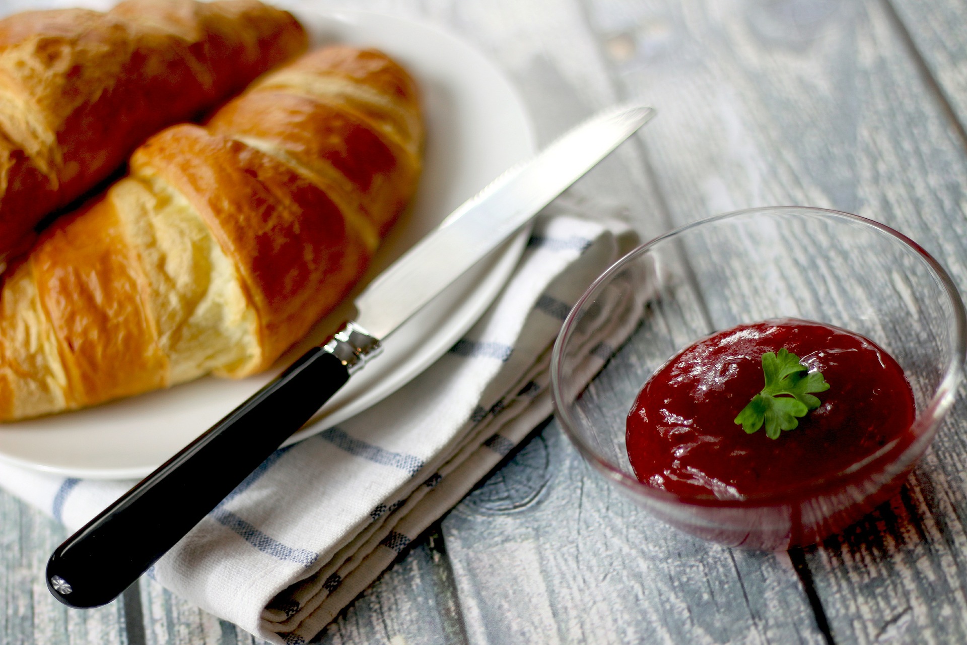 croissants-569075_1920